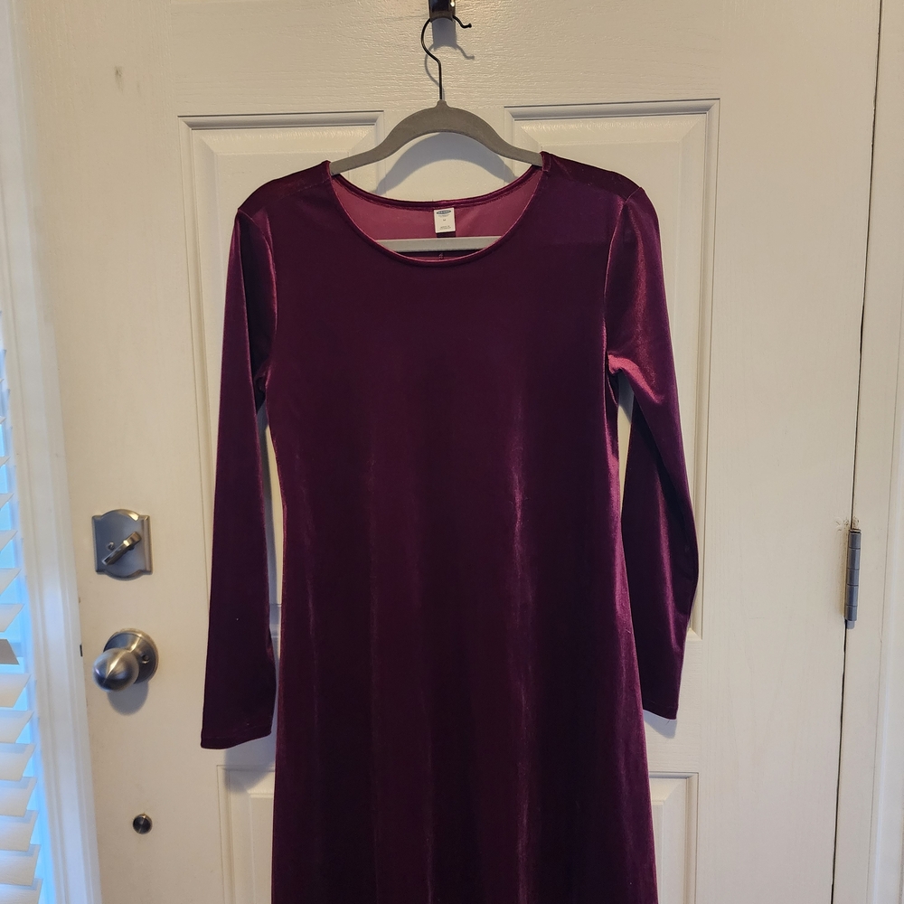 Old Navy Velvet Dress in Rich Burgundy
